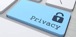 What are some common industry standards and best practices for privacy policy summaries?