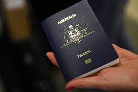 What are the specific English language proficiency requirements for skilled migration visas in Australia?