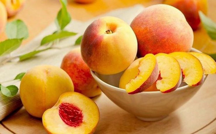 Nutrients found in peaches